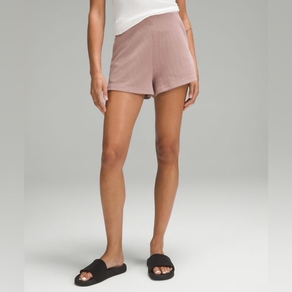 lululemon athletica Pants - Lululemon Ribbed Softstreme High Rise Short Twilight Rose 8 NWT